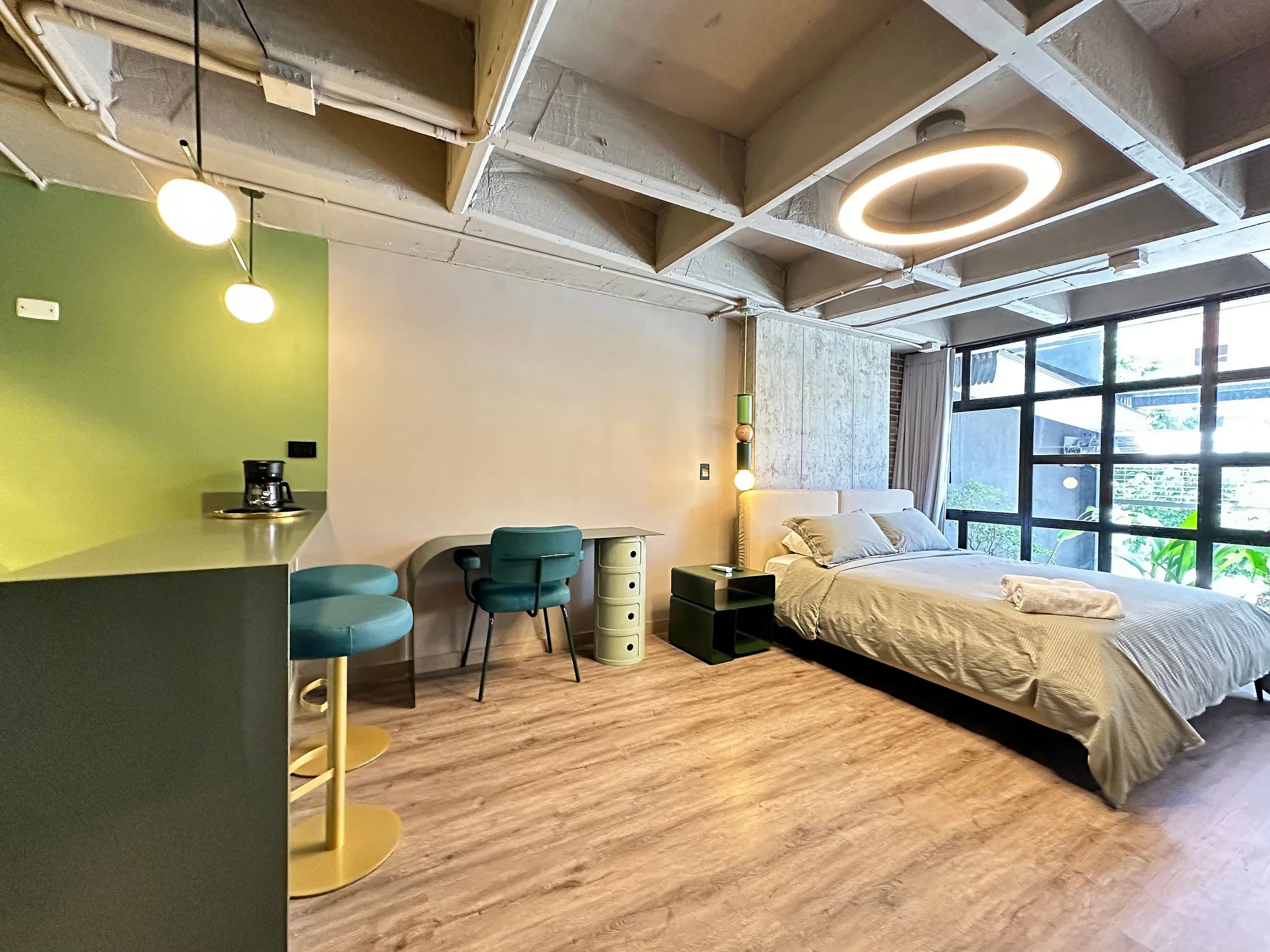 Photo of the whole room